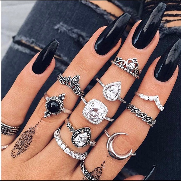 Jewelry - Ring Set Sliver assorted sizes